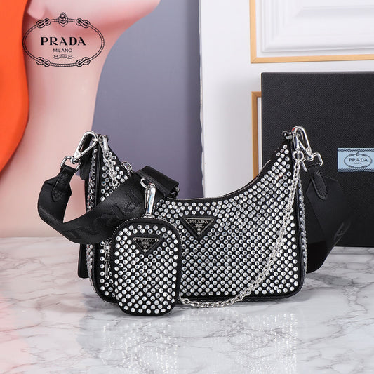 【PRADA 公式旗艦店】プラダ 斜めがけバッグ 当日出荷 好評に付き再入荷！22*16*6CM