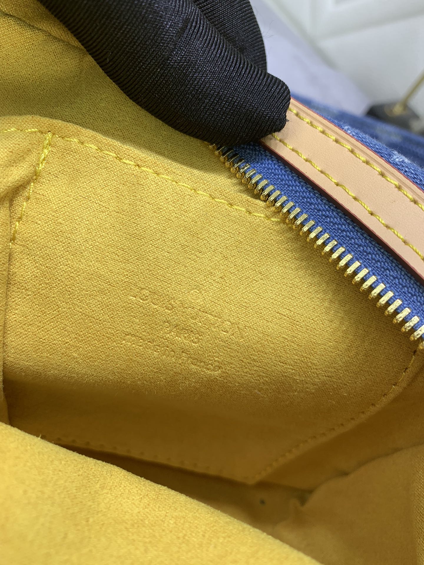 LouisVuitton モデニムベルトバッグ M95347