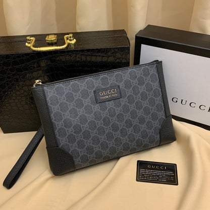 Gucci(グッチ)クラッチバッグ 28x18x4cm