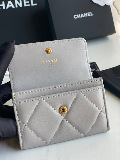 CHANEL 19 FLAP CARD HOLDER AP1790