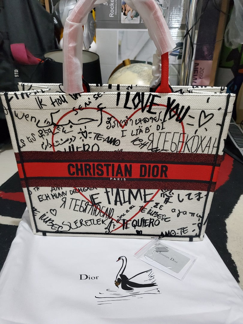 BOOK TOTE多色落書き模様の刺繍