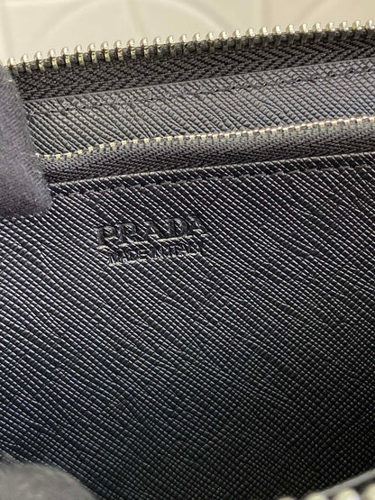 PRADA(プラダ) 財布19x12cm