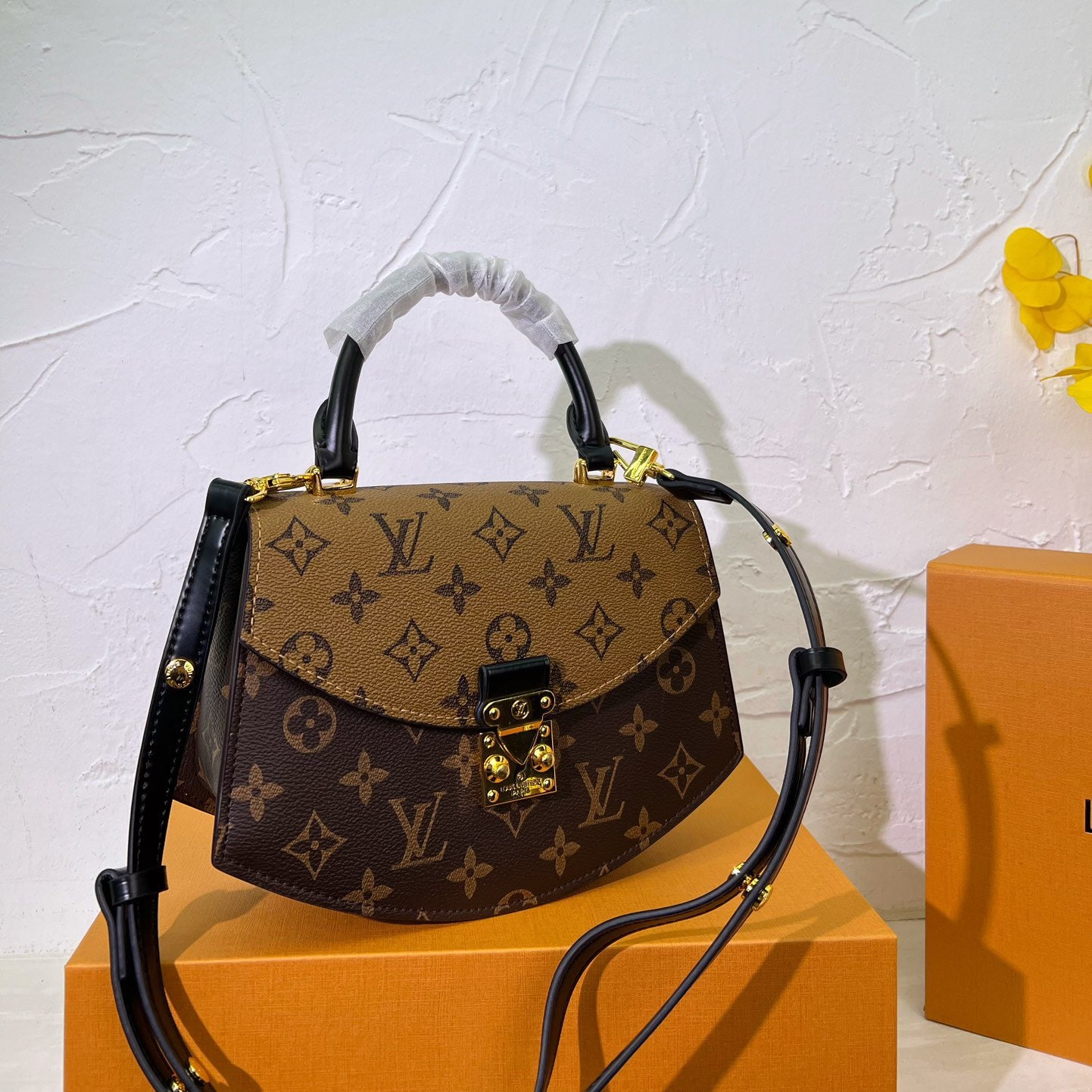 L&V ハンドバッグ スカラップデザイン