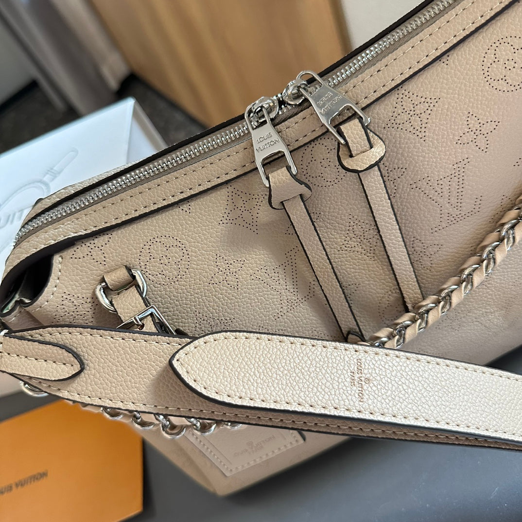 Louis Vuitton◇Lv ベラ トートバッグ