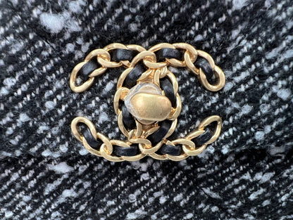 CHANEL 19 HANDBAG AS1161