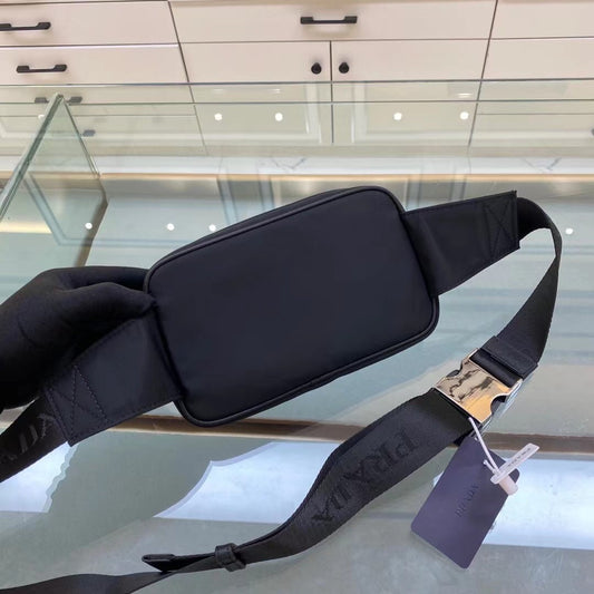 【PRADA 公式旗艦店】プラダ ウエストポーチ 当日出荷 好評に付き再入荷21*12.5*4.5CM