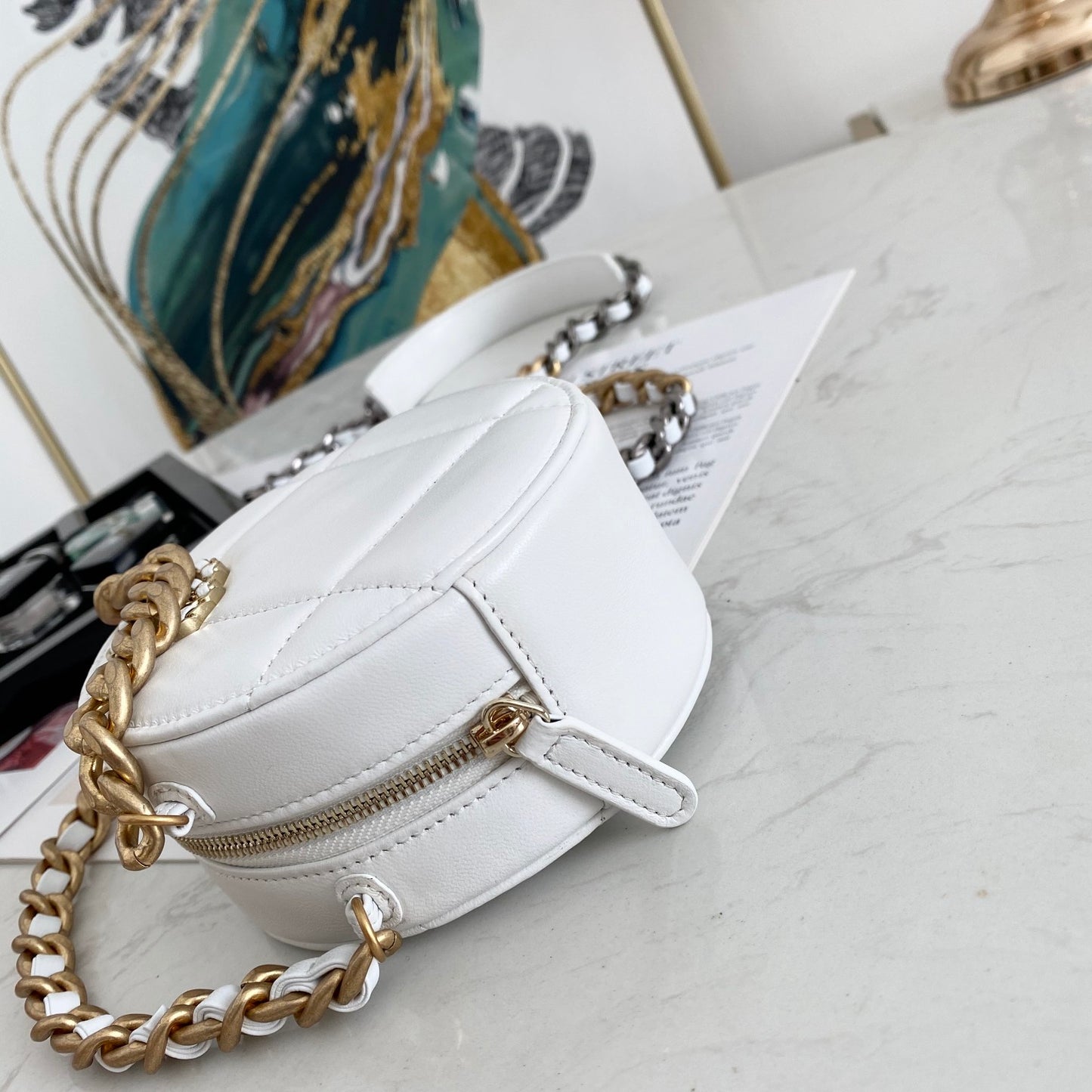 CHANEL 19 CLUTCH WITH CHAIN 0945