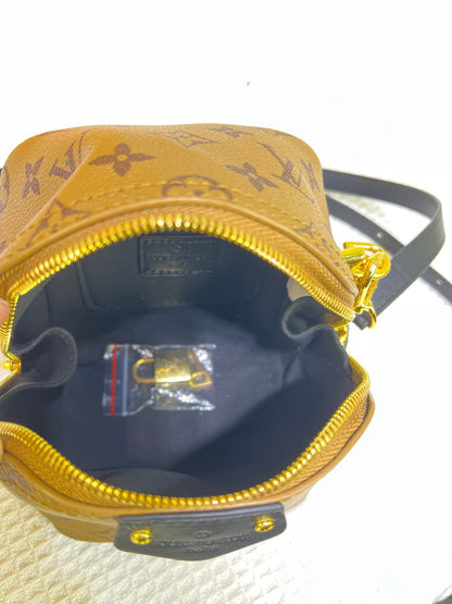 Louis Vuitton 春夏コレクションの Just In Case ハンドバッグ