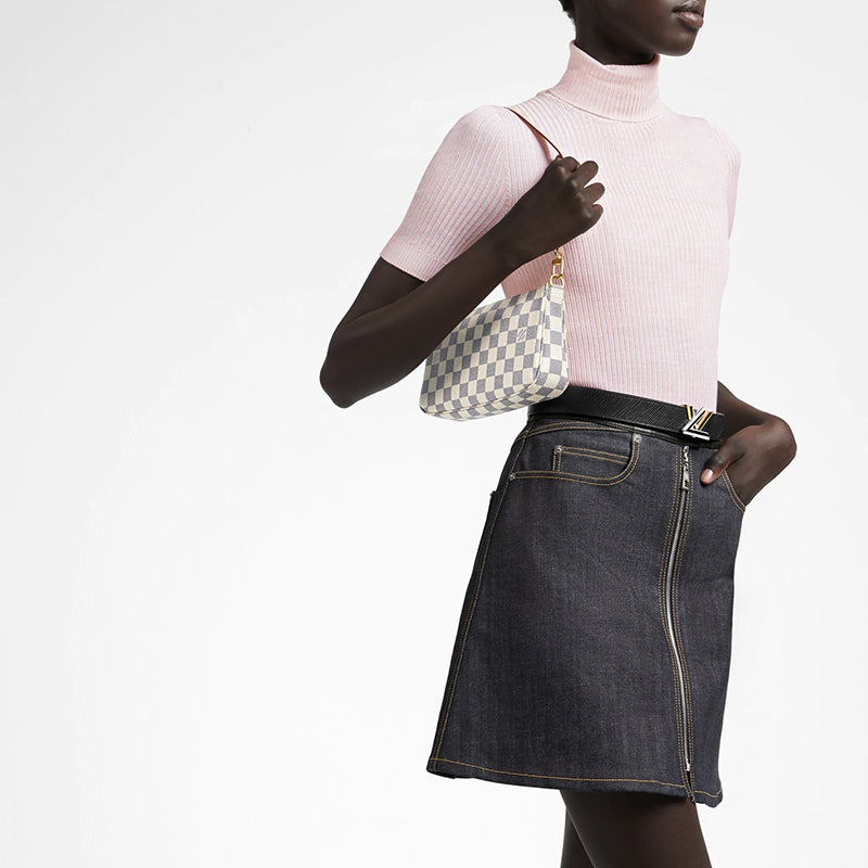 LVヴィトンミニスカートワンピースに合うパーティにもハンドバッグ