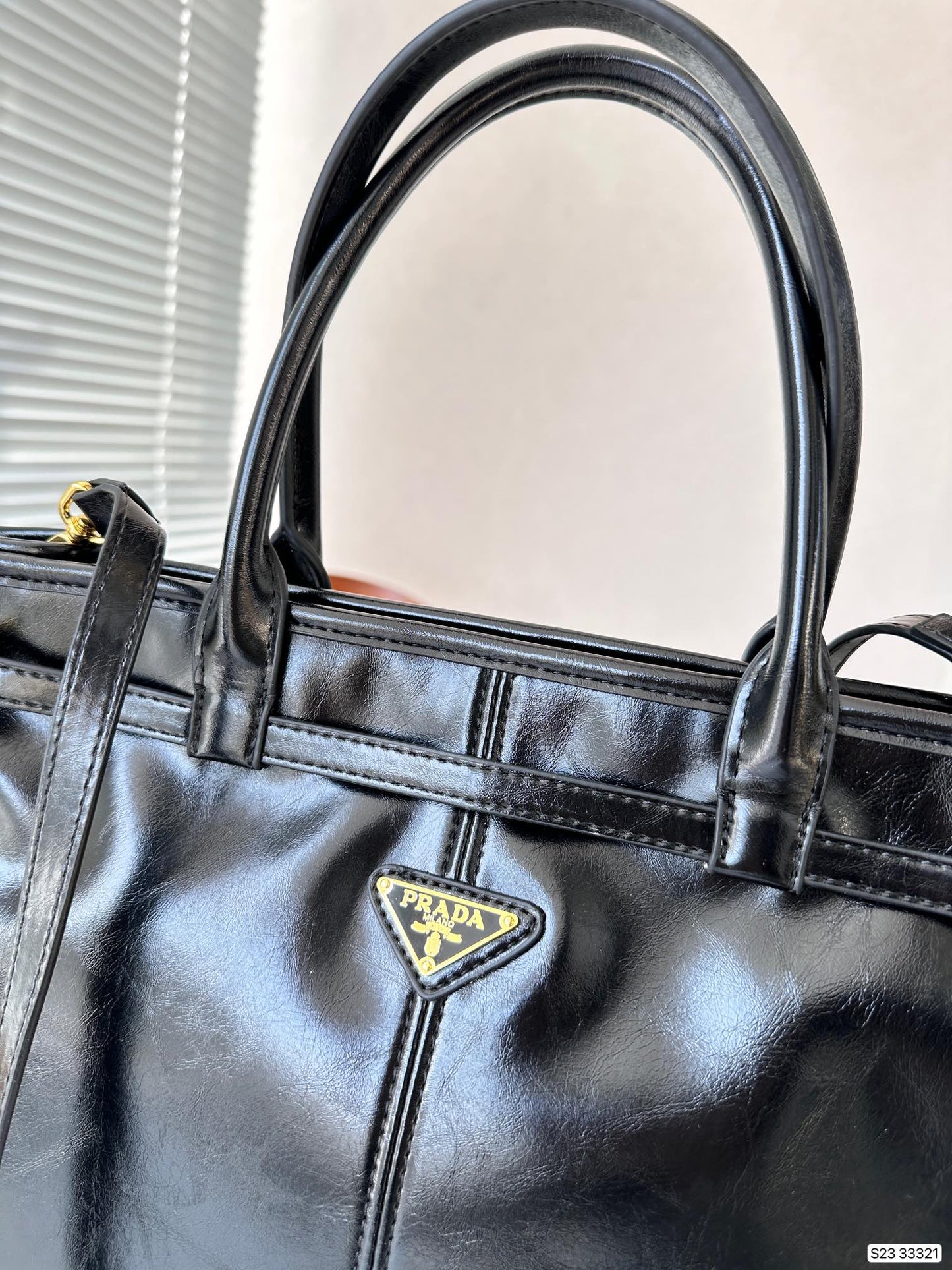 【PRADA 公式旗艦店】 プラダ 斜めがけバッグ当日出荷 好評に付き再入荷38*30CM