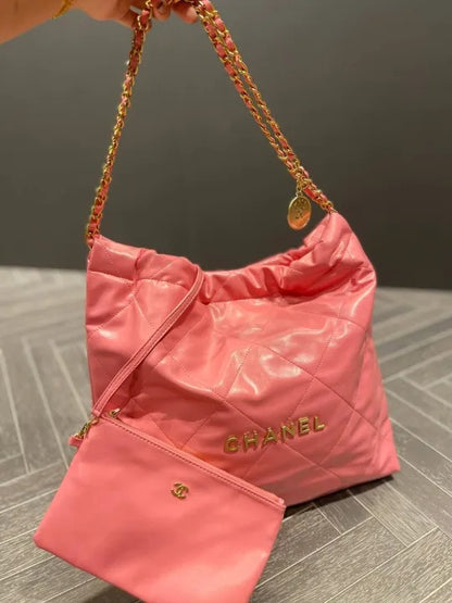VERY雑誌掲載！通勤からお出かけまで?【CHANEL】シャネル 22 ハンドバッグ
