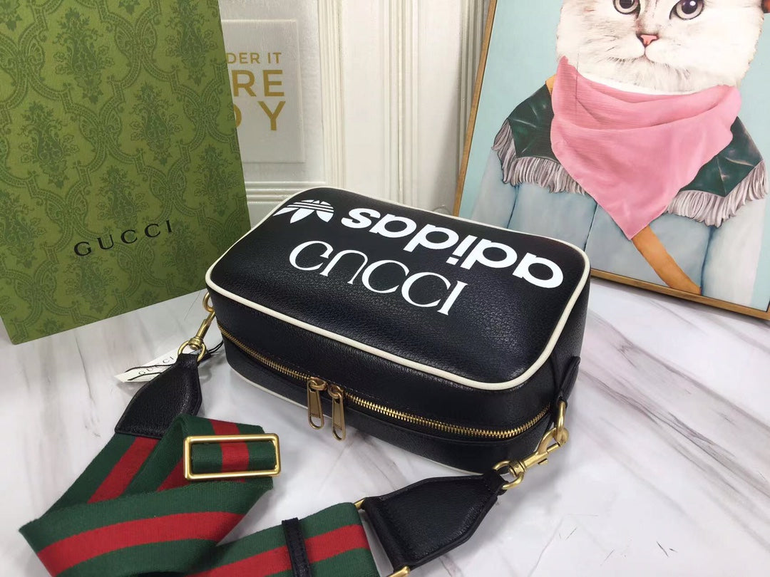 【GUCCI】アディダス x グッチ スモール カメラ バッグ