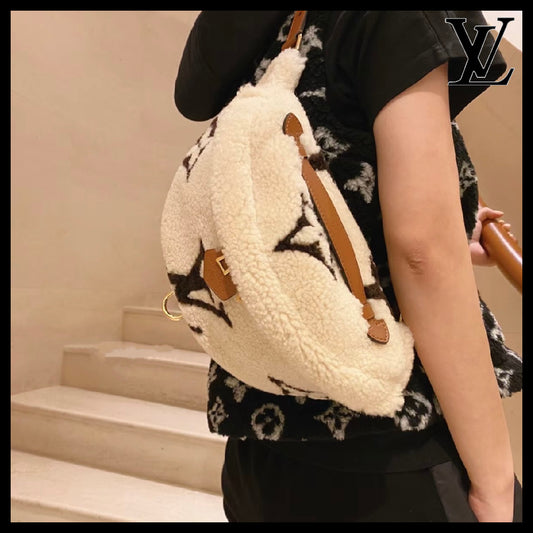 【もこもこ感で冬にぴったり♪】Louis Vuitton★バムバッグ M23715