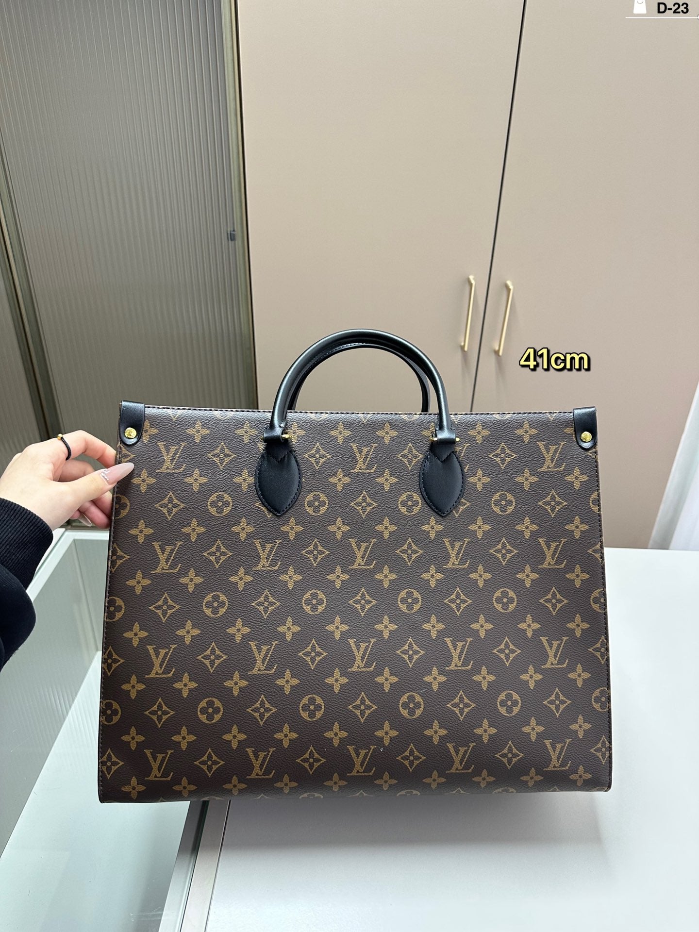 Louis Vuitton(ルイヴィトン) コストパフォーマンスの王様 onthego マミーバッグ 新モデル発売