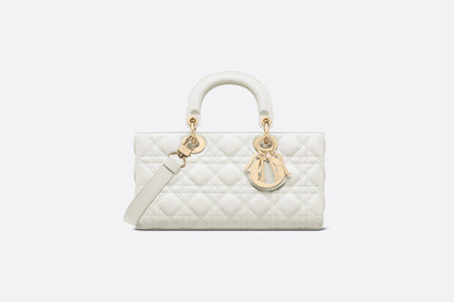 スターと同じバッグが欲しい？佐藤晴美さん、富岡佳子さん愛用している同項 のLADY D-JOY ミディアムバッグ！雑誌掲載で大人気！