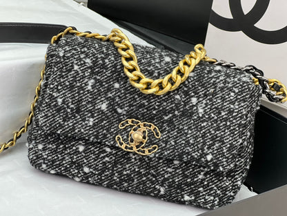 CHANEL 19 HANDBAG AS1161