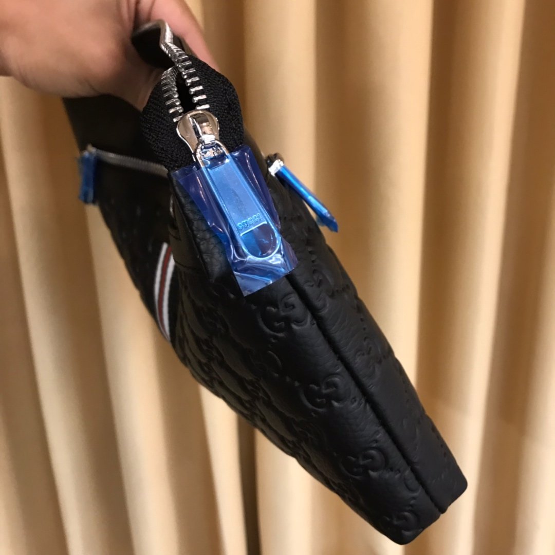 Gucci(グッチ)クラッチバッグ 30x20x3cm