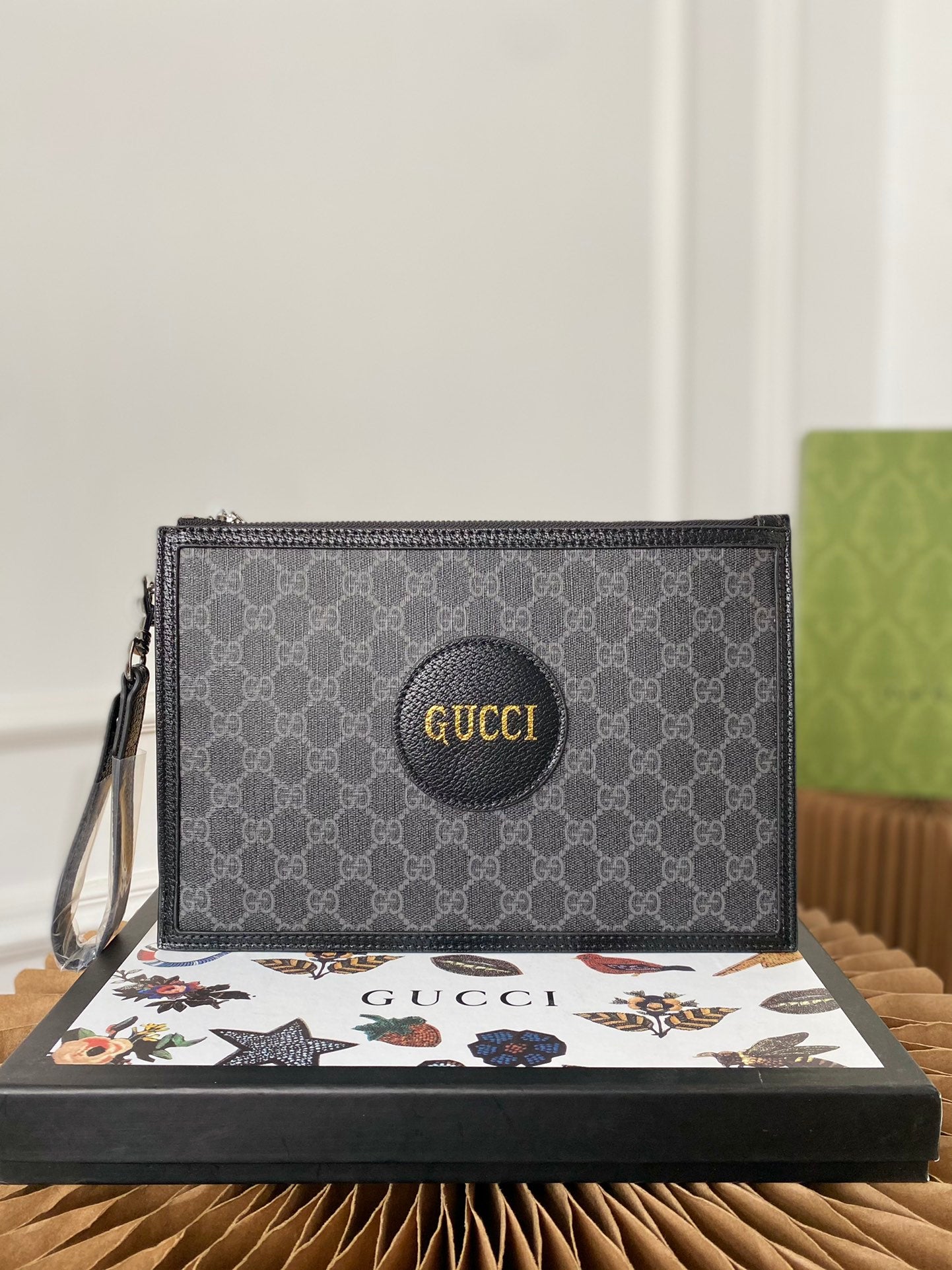 GUCCI(グッチ)クラッチバッグ 29*20cm