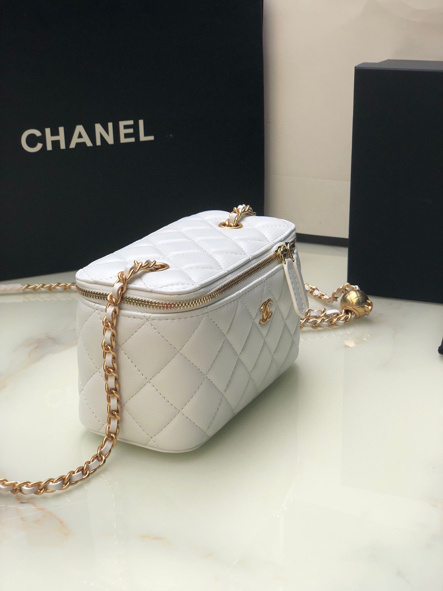Chanel Classic Vanity 22C Bag with Chain AP2303