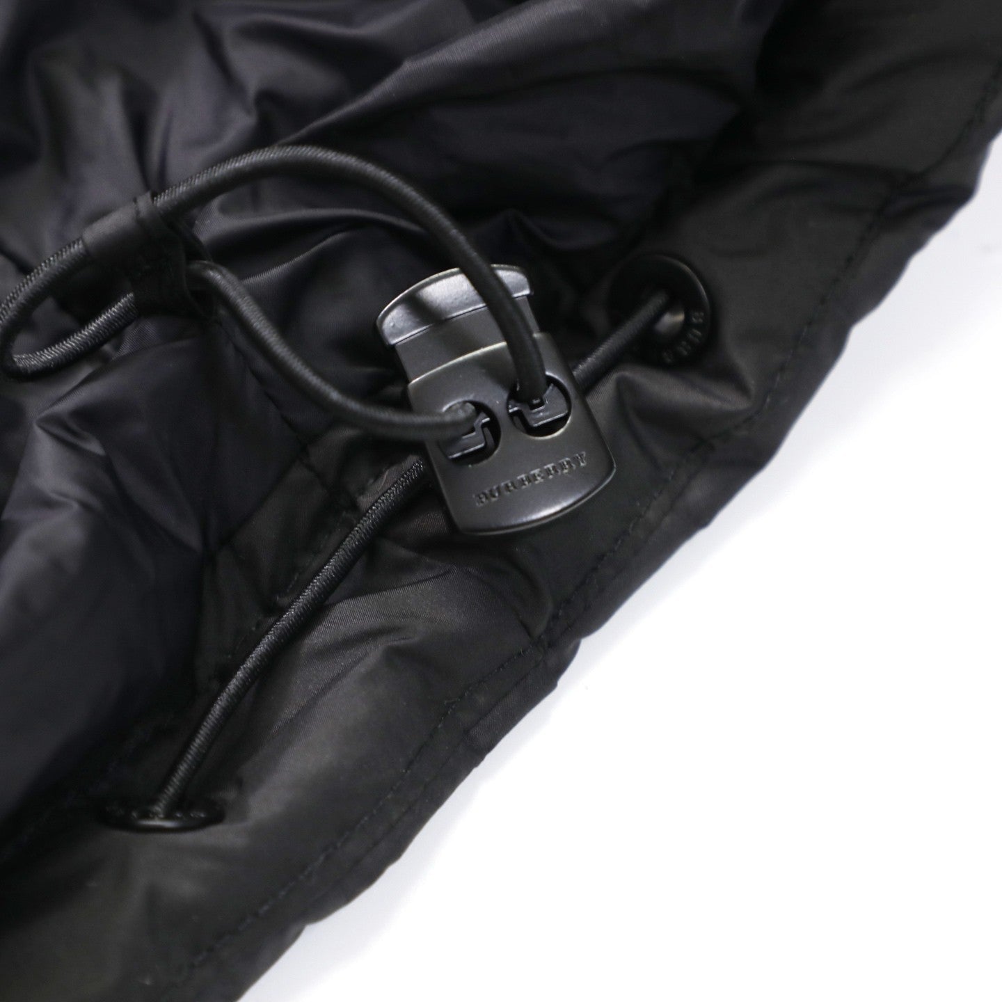 【BUREERRY旗艦店】（バーバリー）着脱式ダウンジャケット、ご好評に付き再入荷！！