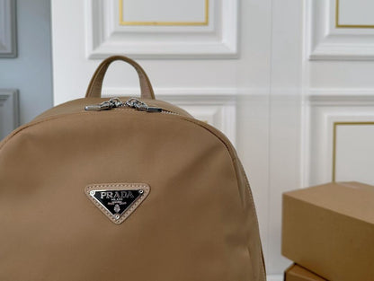 【PRADA 公式 旗艦店】プラダ リュックサック当日出荷 好評に付き再入荷！31*36CM 240719