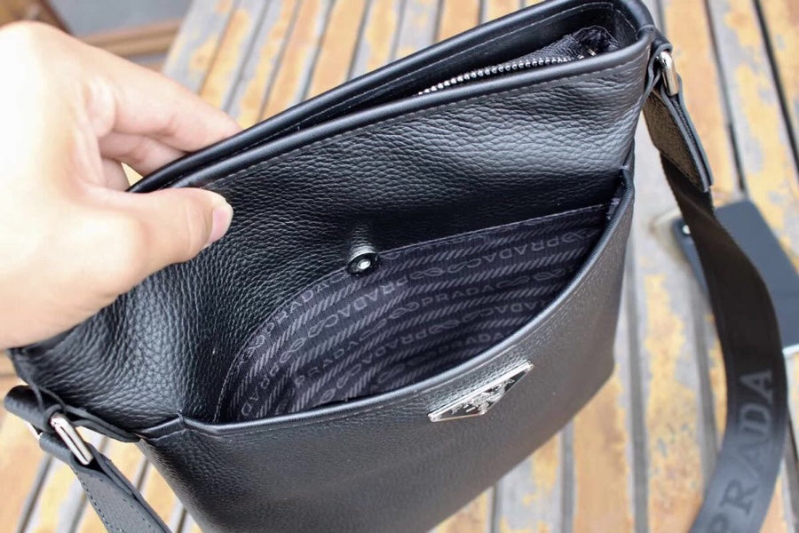 【PRADA 公式旗艦店】プラダ ショルダーバッグ 当日出荷 好評に付き再入荷25*27*5CM