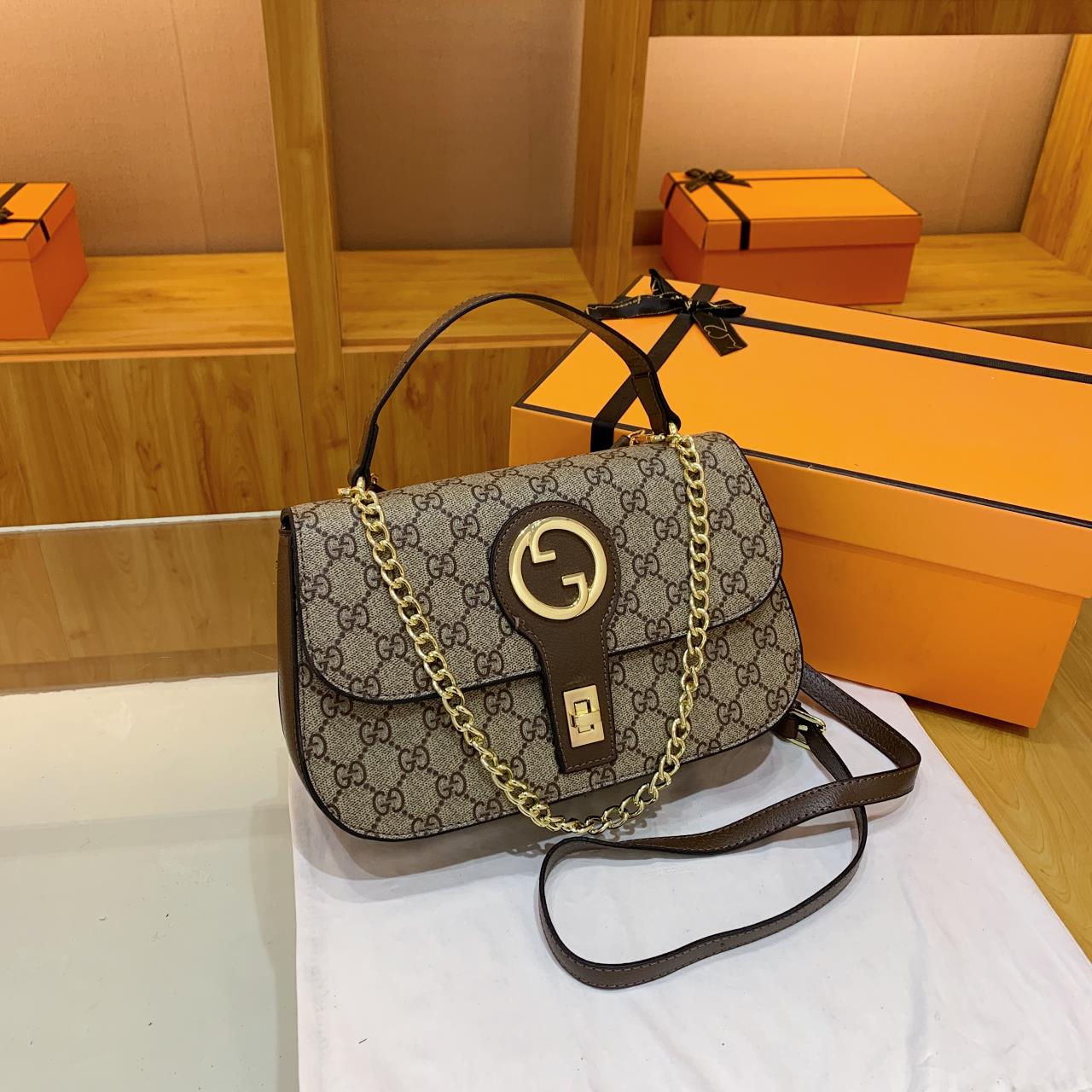 グッチ GGマーモントチェーンショルダーバッグ