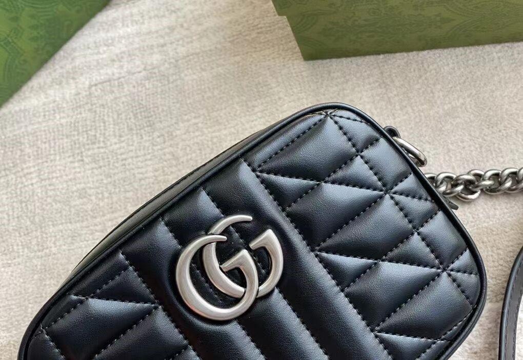 グッチの新型S 21カメラの包み