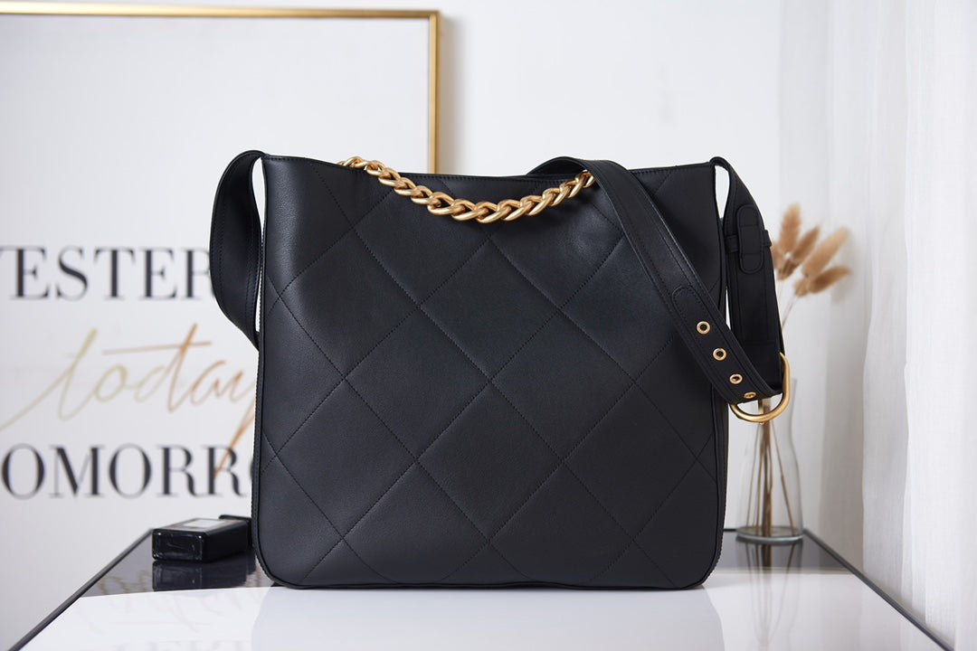 CHANEL SHOPPING BAG C-051