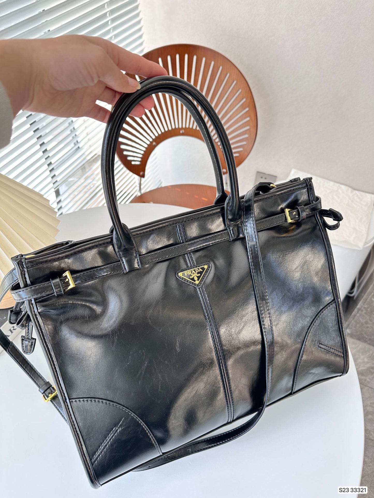 【PRADA 公式旗艦店】 プラダ 斜めがけバッグ当日出荷 好評に付き再入荷38*30CM