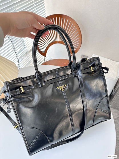 【PRADA 公式旗艦店】 プラダ 斜めがけバッグ当日出荷 好評に付き再入荷38*30CM