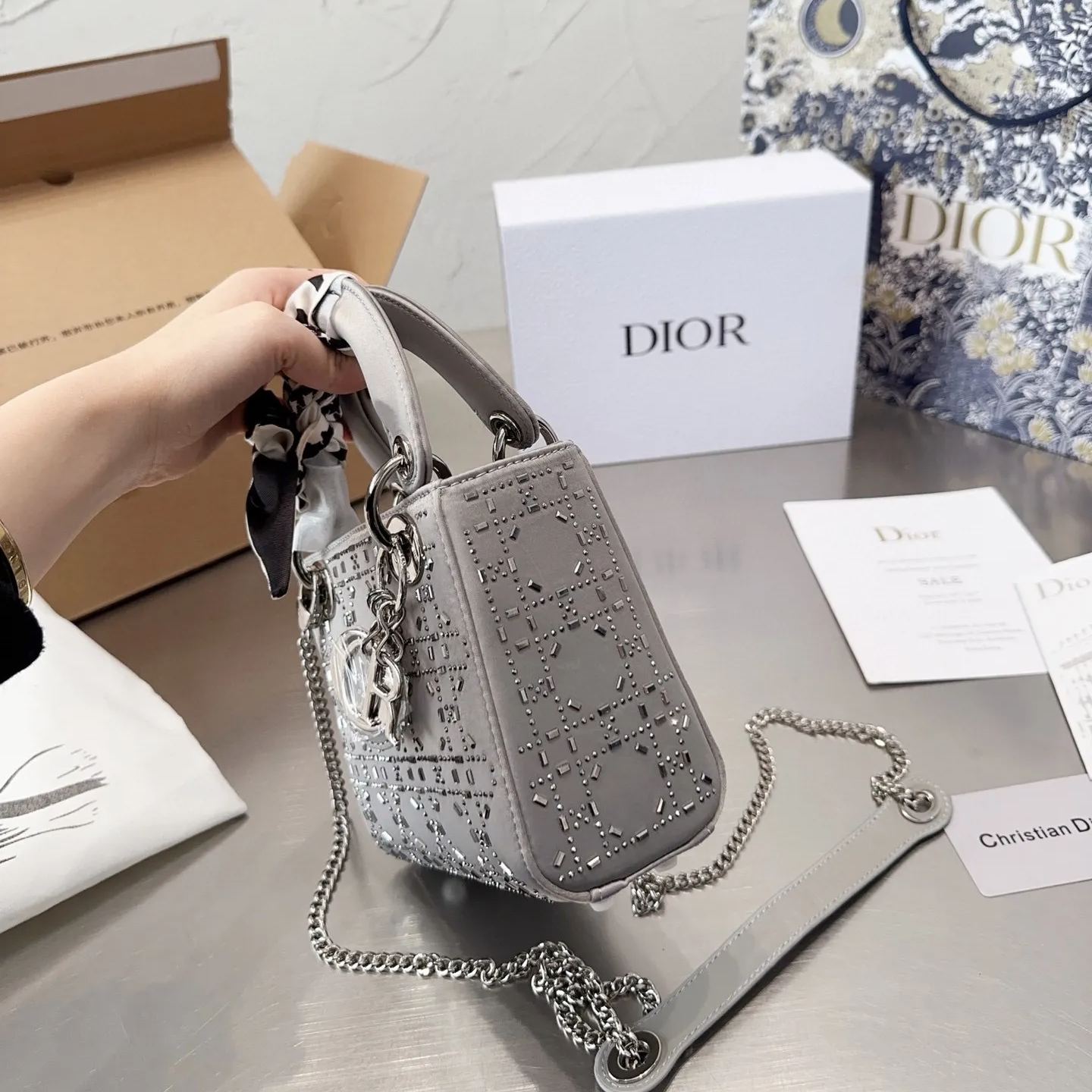 大人気【LADY DIOR】カナージュ サテン ミニバッグ