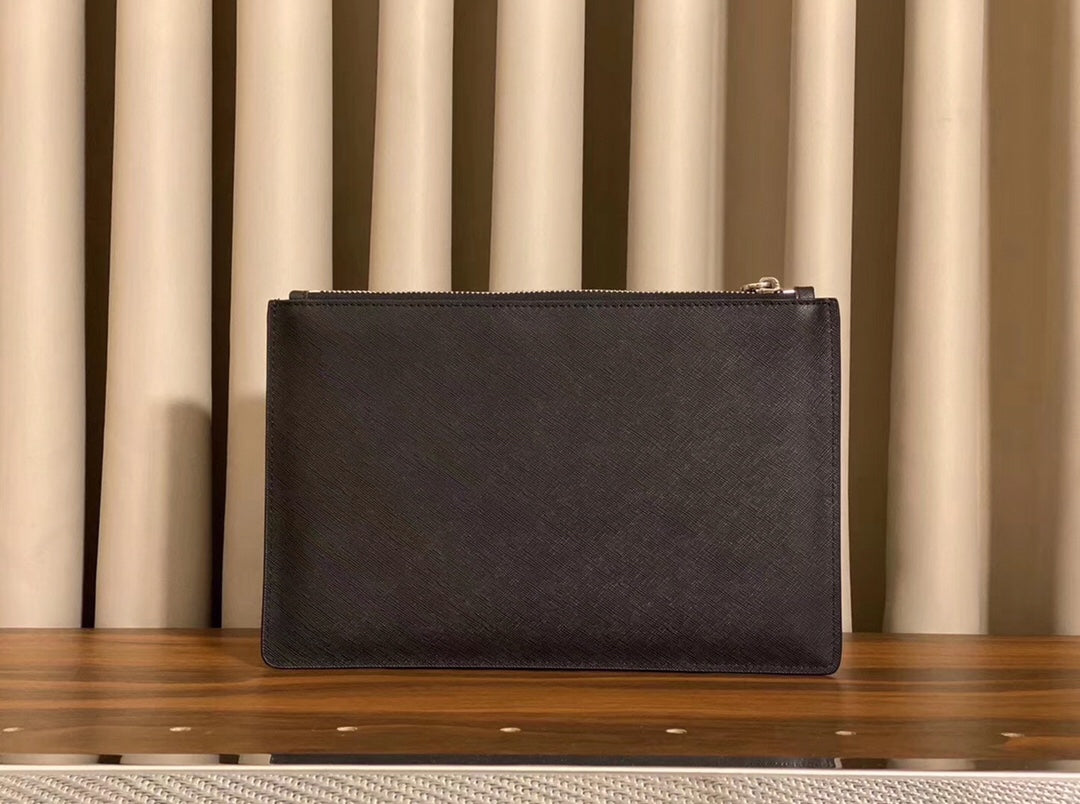 【PRADA 公式旗艦店】プラダ クラッチバッグ 当日出荷 好評に付き再入荷！28*10CM