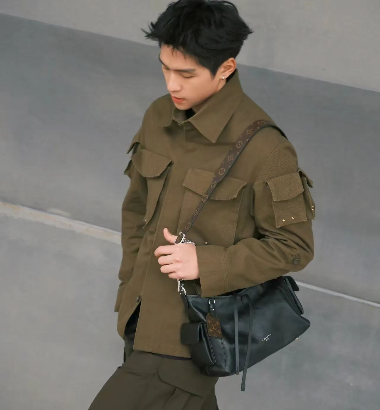 LOUIS VUITTON carryall メッセンジャーバッグ【送料無料】