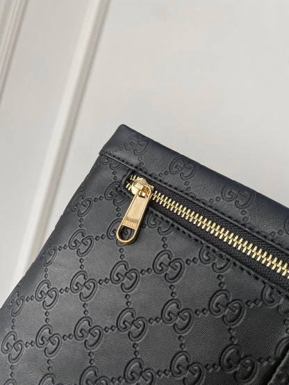 GUCCI(グッチ)クラッチバッグ 28*18 cm