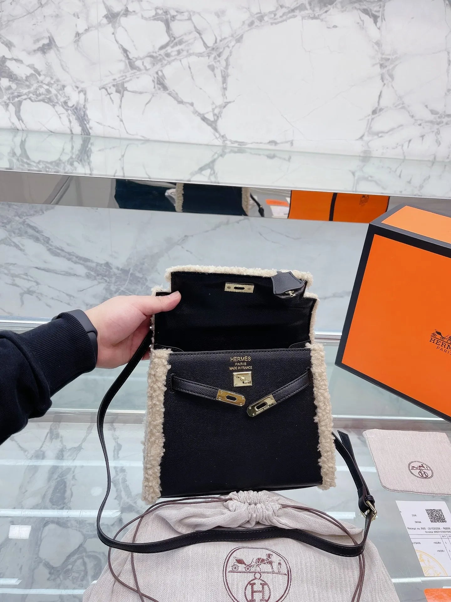 【HERMES公式 旗艦店】 エルメス ショルダーバッグ 当日出荷 好評に付き再入荷！25*19CM