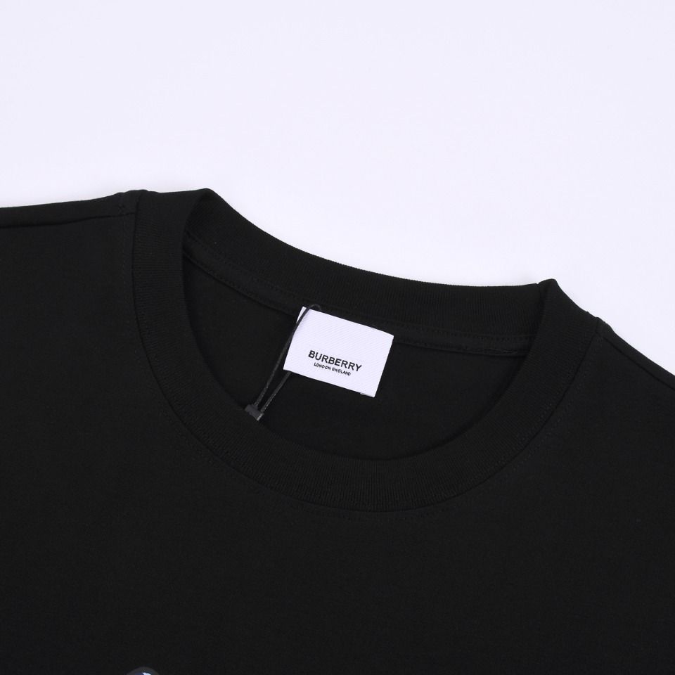 🔥2 つのうち 1 つが無料になります🔥🔥【Burberry】バーバリー )半袖 男女兼用、ご好評に付き再入荷！