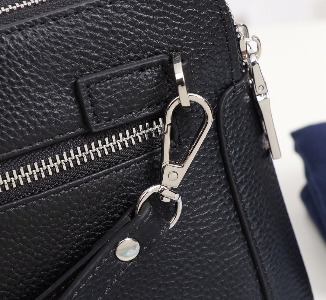 【PRADA 公式 旗艦店】プラダ クラッチバッグ当日出荷 好評に付き再入荷！24*14*5CM