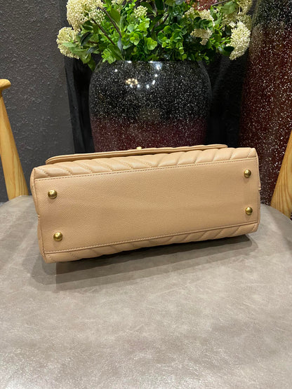 Chanel Cowhide handbag 92991