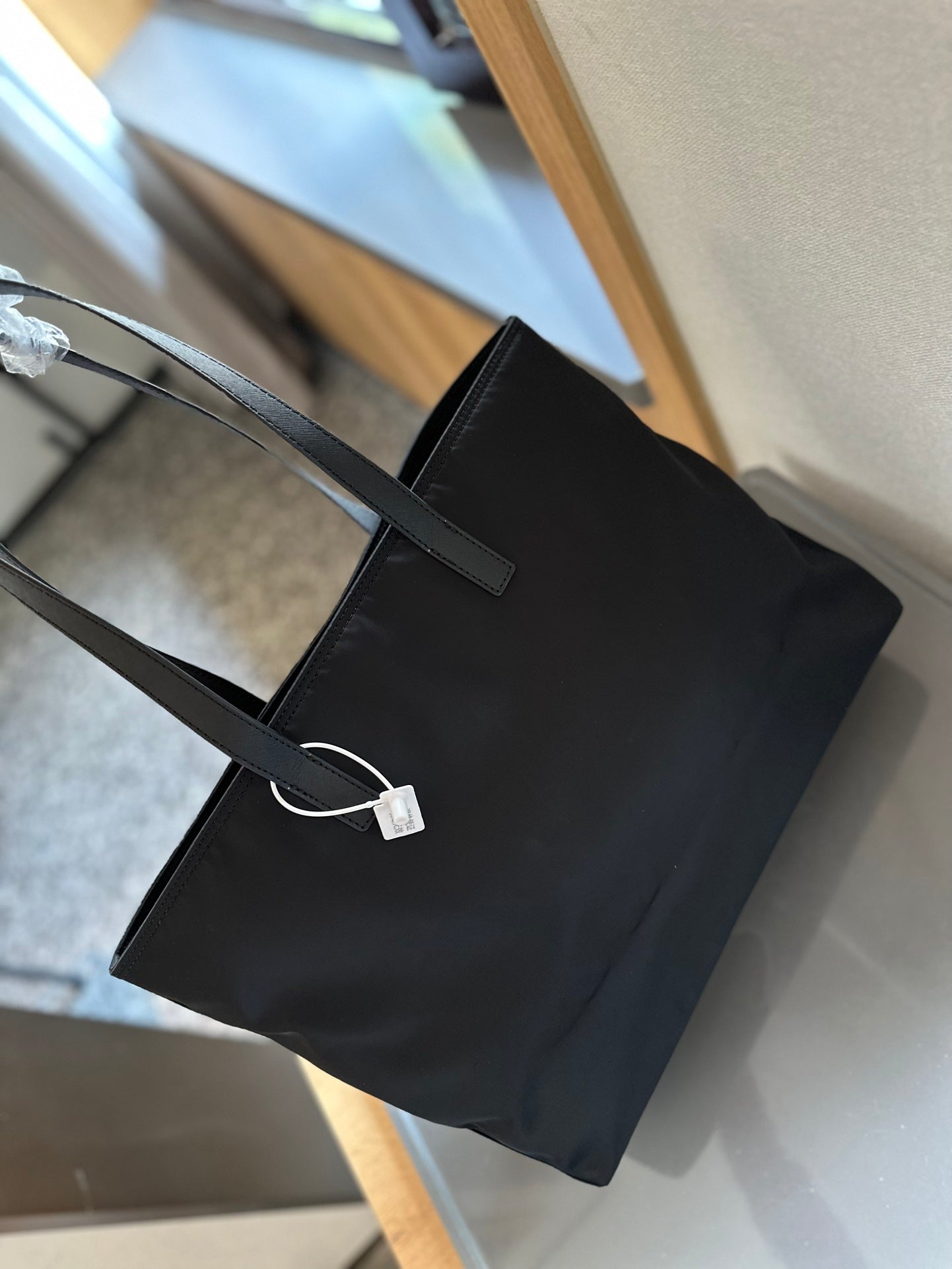 【PRADA 公式 旗艦店】プラダ ハンドバッグ当日出荷 好評に付き再入荷！37*32CM 240719