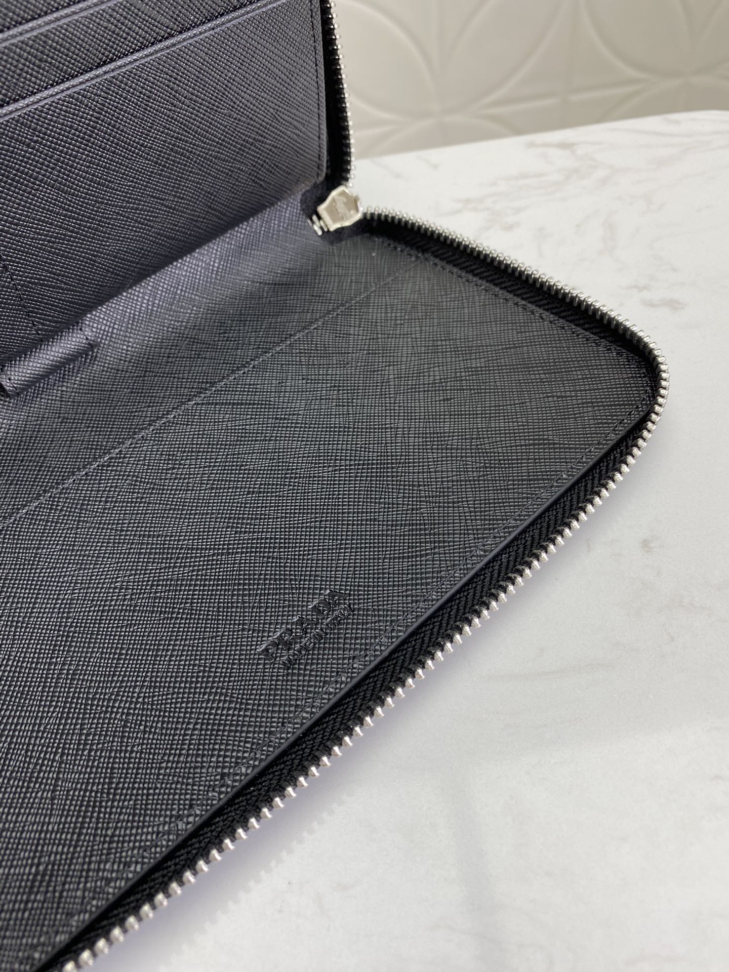 PRADA(プラダ) 財布 21x12cm