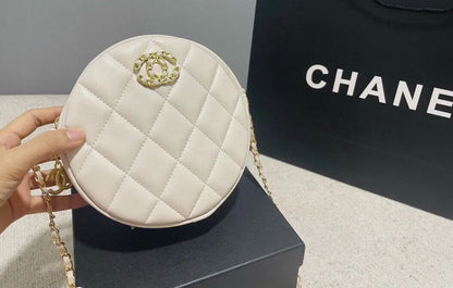CHANEL ラウンドケーキ