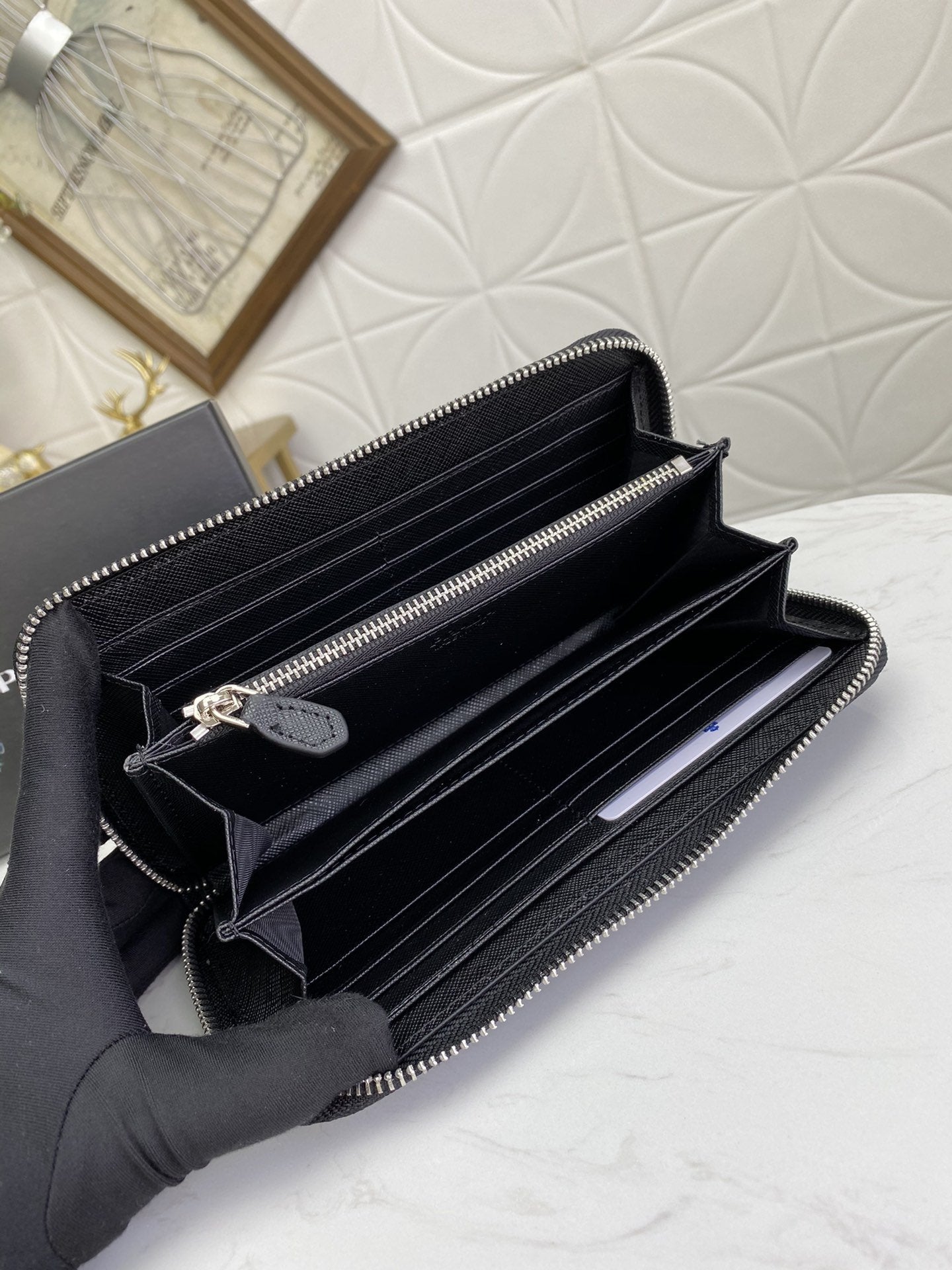 PRADA(プラダ) 財布19x12cm