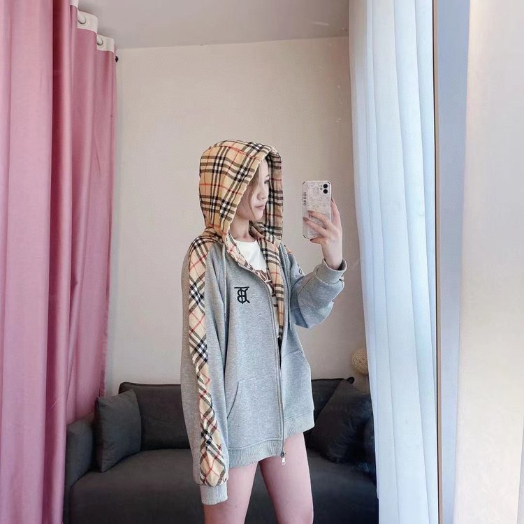 【BURBERRY】男女兼用、ご好評に付き再入荷！