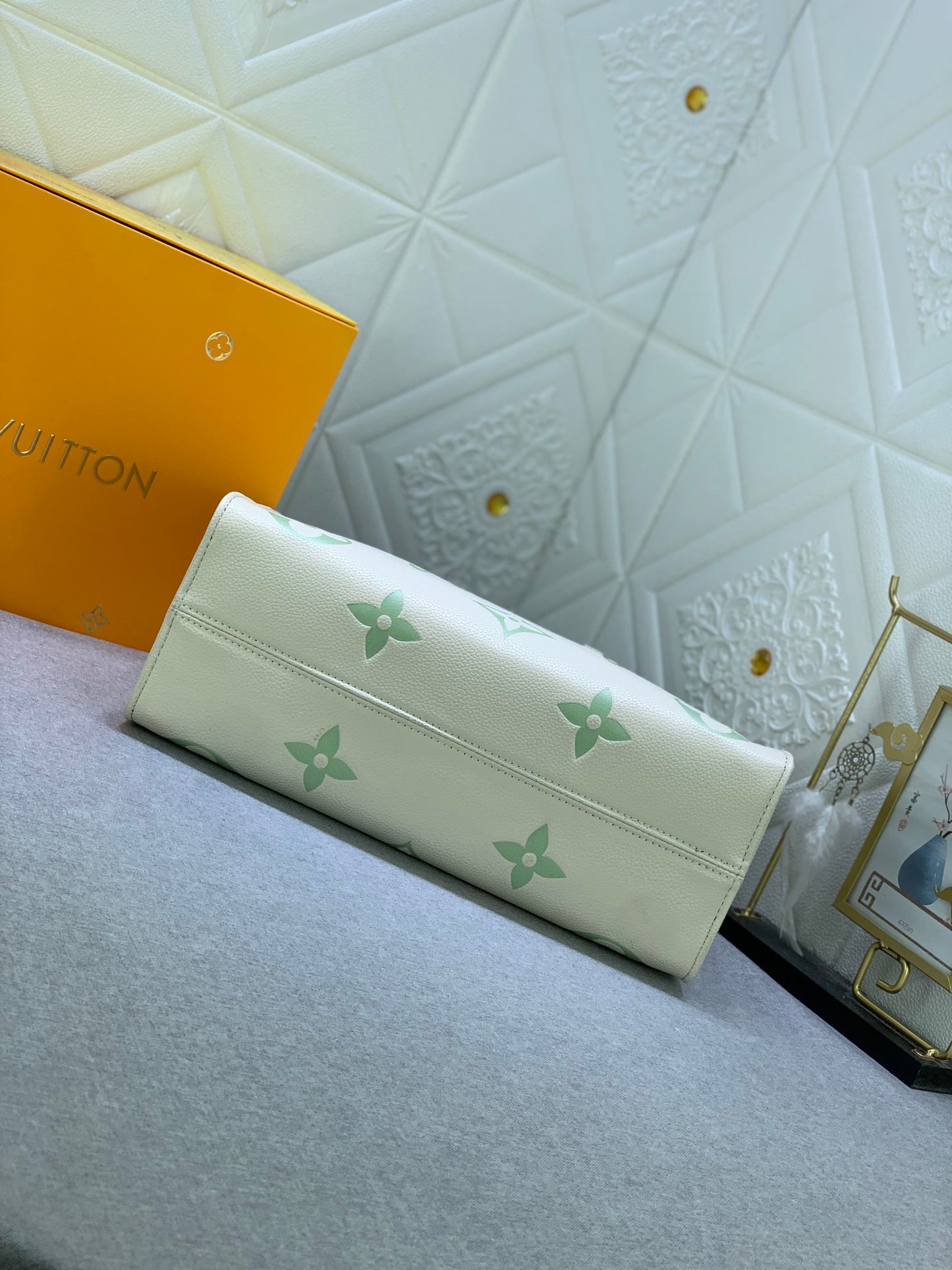 Louis Vuitton(ルイヴィトン) ONTHEGO ミディアム ハンドバッグ