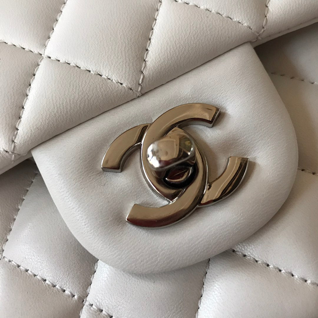Chanel Flap Bag 1112