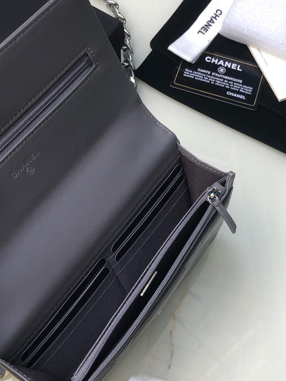 CHANEL 19 WALLET ON CHAIN 0957