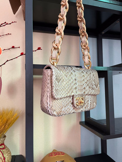 BOLSA CHANEL 2.55 PYTHON FLAP BAG AS3214