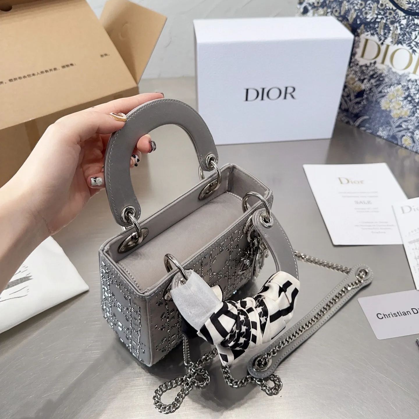 大人気【LADY DIOR】カナージュ サテン ミニバッグ