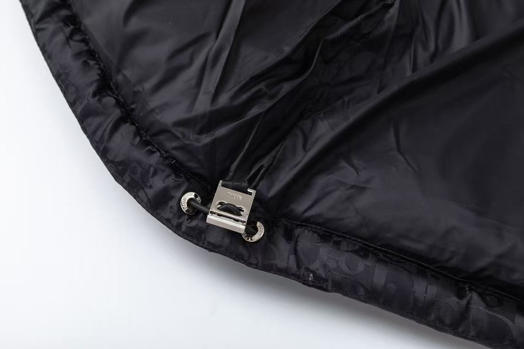 【DIOR公式 旗艦店】（ディオール ） ダウンジャケット、ご好評に付き再入荷！